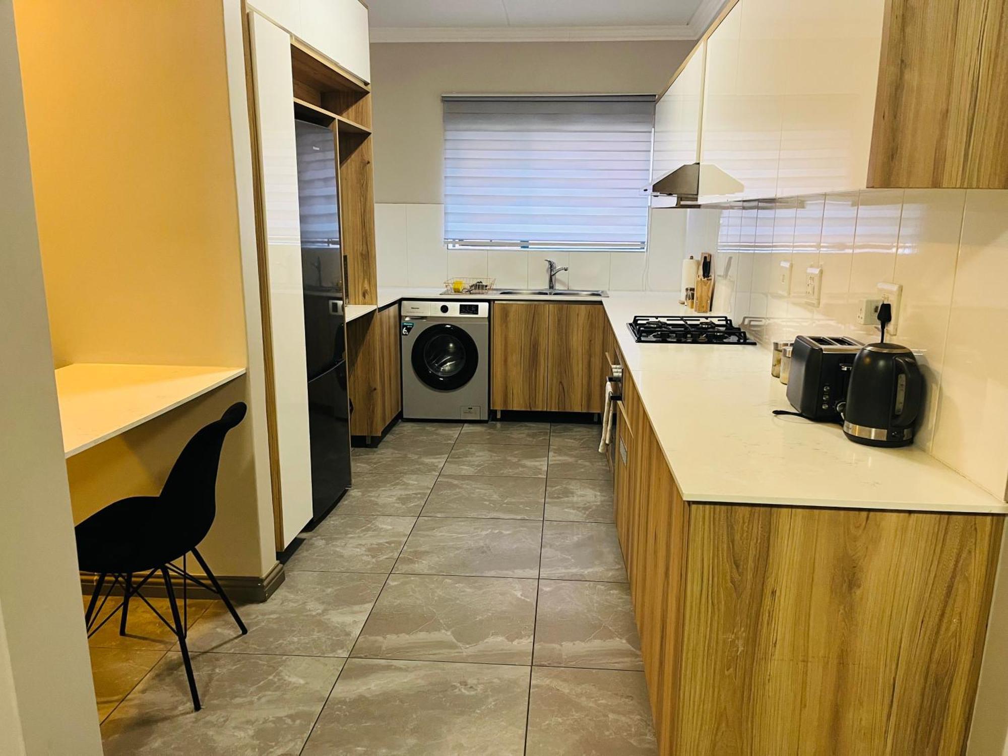 17 Elizabeth Place - Beautiful And Spacious 3 Bedroom Unit Next To Kyalami Racetrack With Free Wifi - Swimming Pool Gym And Restaurant - Perfect For A Big Family In Midrand Waterfall Exterior photo