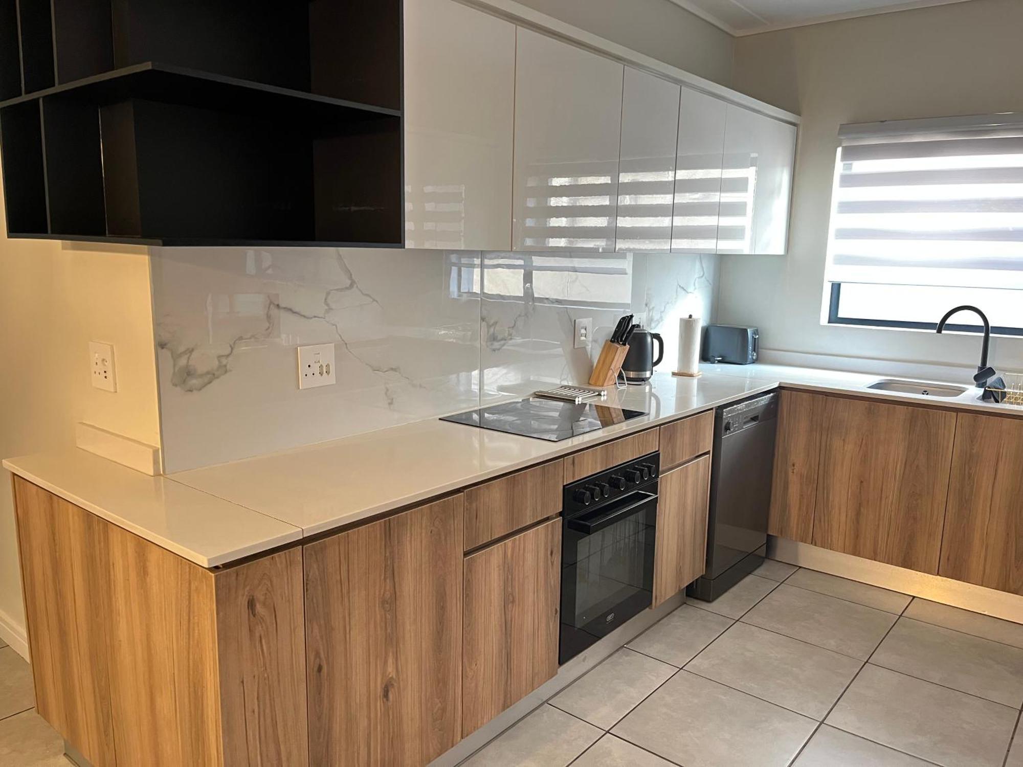 17 Elizabeth Place - Beautiful And Spacious 3 Bedroom Unit Next To Kyalami Racetrack With Free Wifi - Swimming Pool Gym And Restaurant - Perfect For A Big Family In Midrand Waterfall Exterior photo